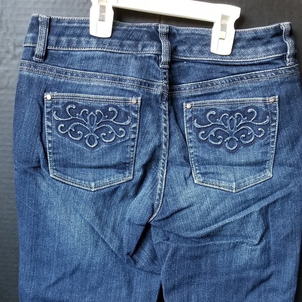 White House Black market cropped jeans size 2